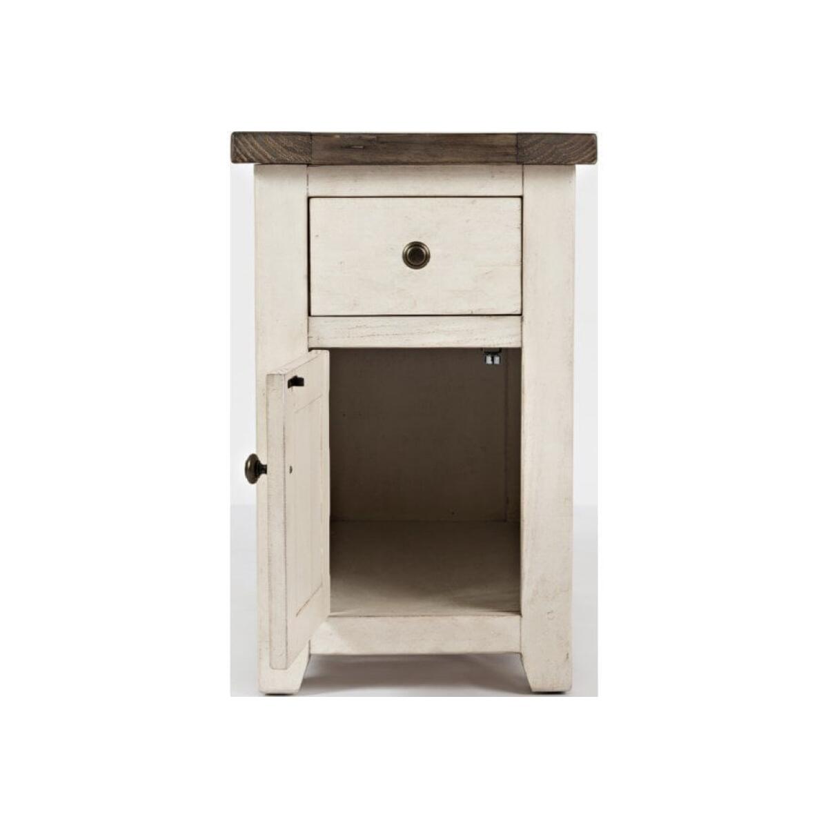 Madison County Chairside Table Madison County Chairside Table - Image 1